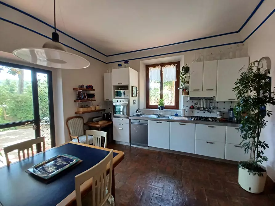 Immagine 36 di Casa colonica in vendita  a Capraia E Limite