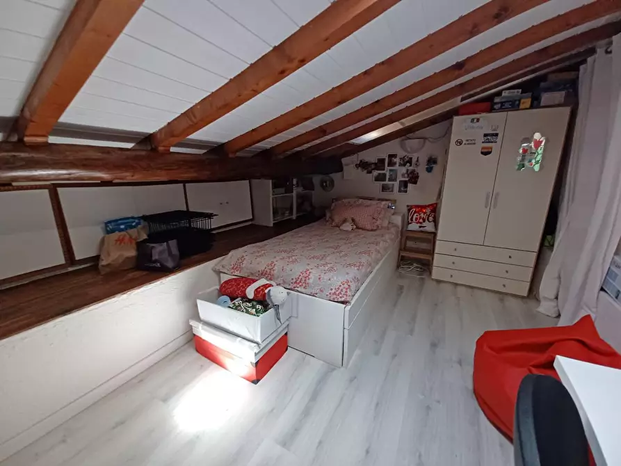 Immagine 56 di Casa colonica in vendita  a Capraia E Limite