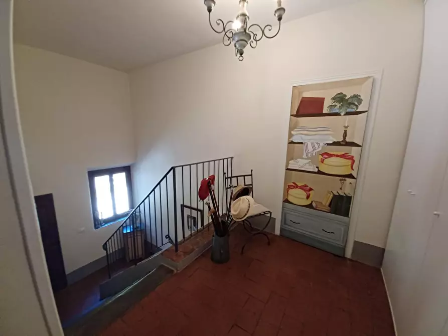 Immagine 41 di Casa colonica in vendita  a Capraia E Limite