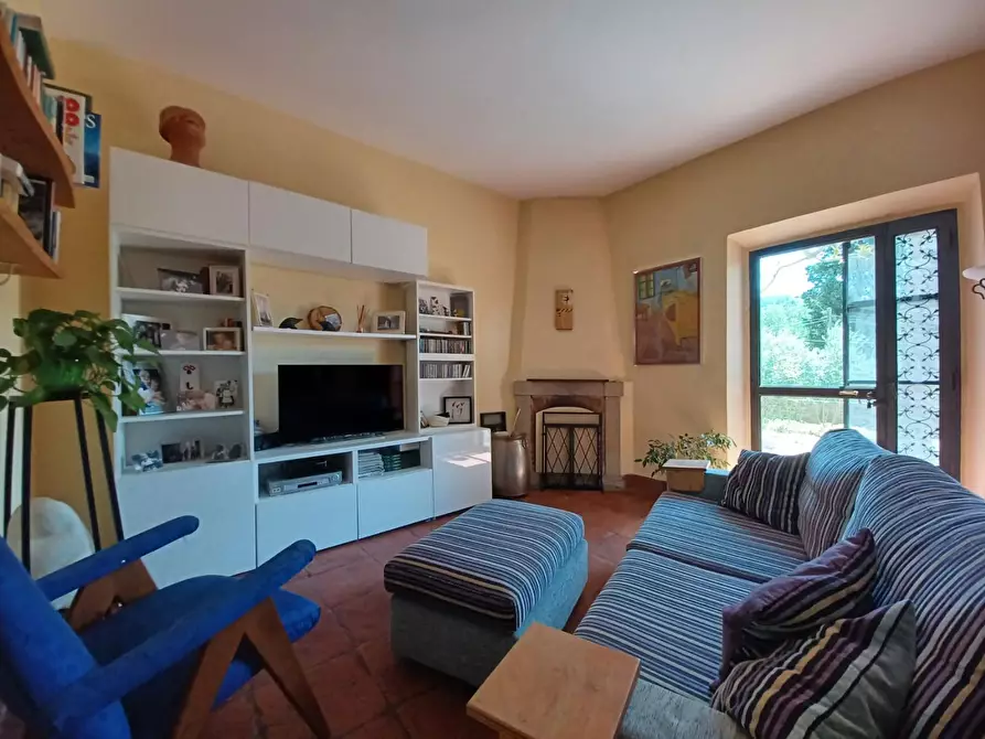 Immagine 60 di Casa colonica in vendita  a Capraia E Limite