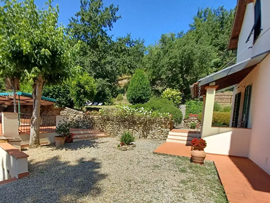 Immagine 27 di Casa colonica in vendita  a Capraia E Limite