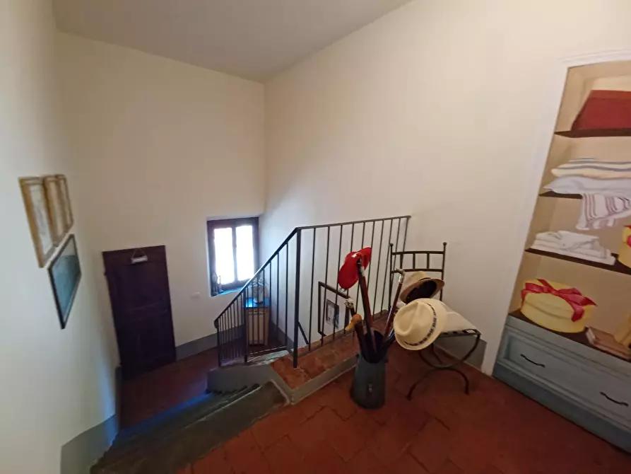 Immagine 42 di Casa colonica in vendita  a Capraia E Limite