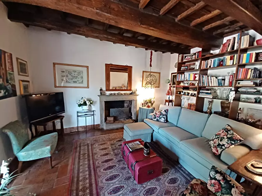 Immagine 31 di Casa colonica in vendita  a Capraia E Limite