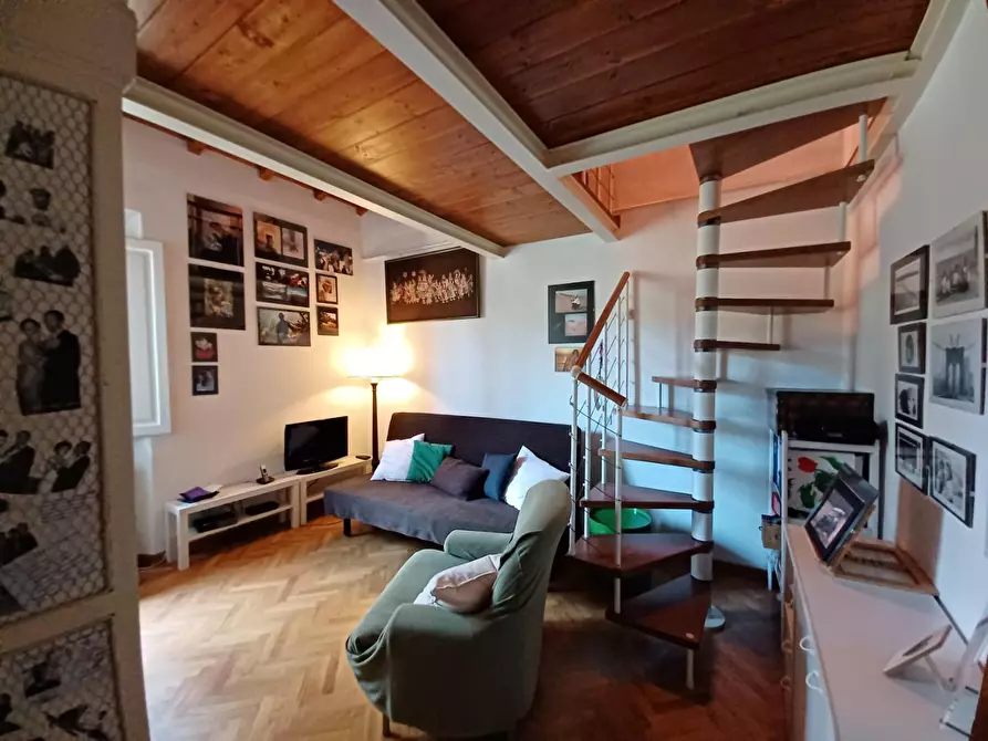 Immagine 47 di Casa colonica in vendita  a Capraia E Limite