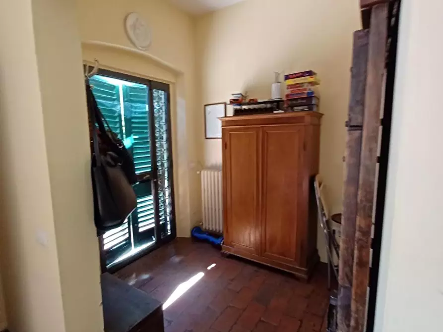 Immagine 61 di Casa colonica in vendita  a Capraia E Limite