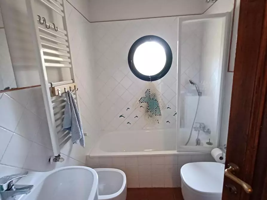 Immagine 58 di Casa colonica in vendita  a Capraia E Limite