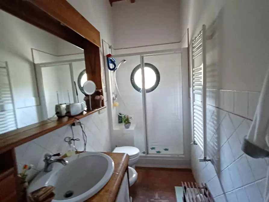 Immagine 52 di Casa colonica in vendita  a Capraia E Limite