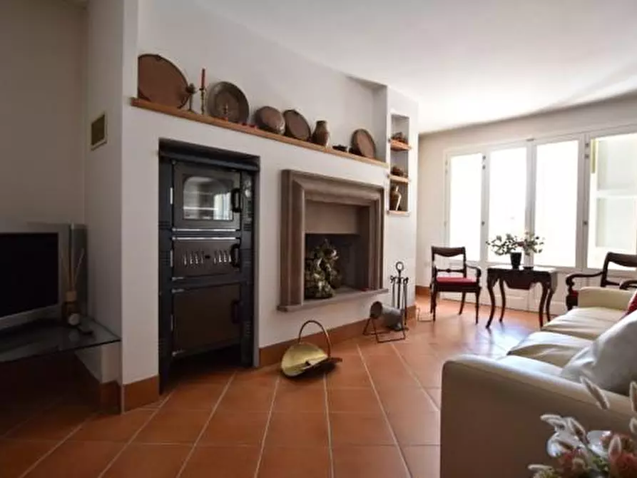 Immagine 6 di Villa in vendita  a Calcinaia