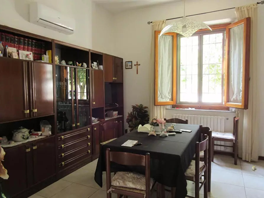 Immagine 3 di Villa in vendita  a Empoli