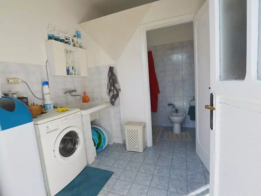 Immagine 12 di Villa in vendita  a Porcari