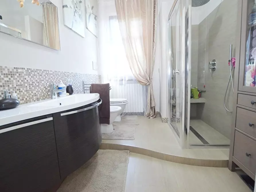 Immagine 20 di Villa in vendita  a Porcari