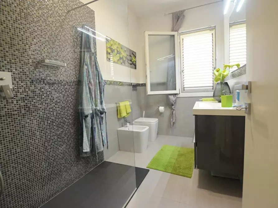 Immagine 8 di Villa in vendita  a Porcari