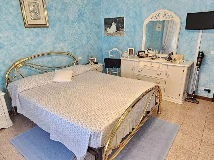 Immagine 16 di Villa in vendita  a Massa