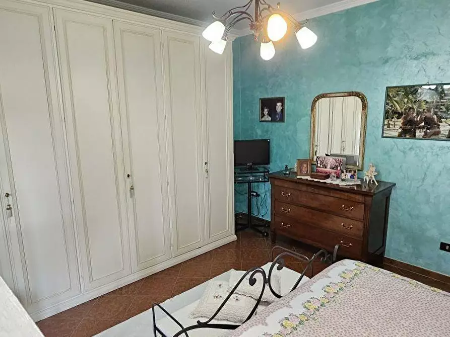 Immagine 41 di Villa in vendita  a Massa