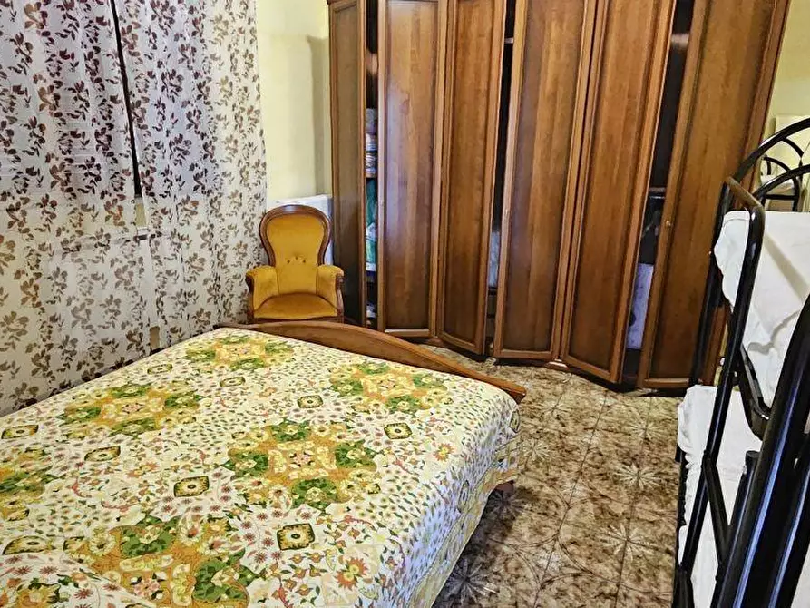 Immagine 27 di Villa in vendita  a Massa