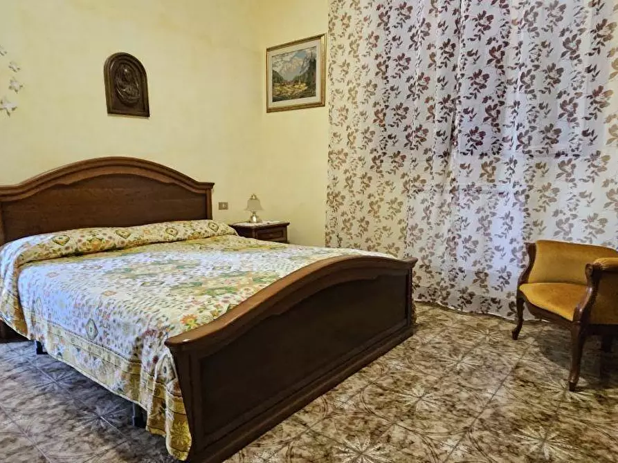 Immagine 26 di Villa in vendita  a Massa