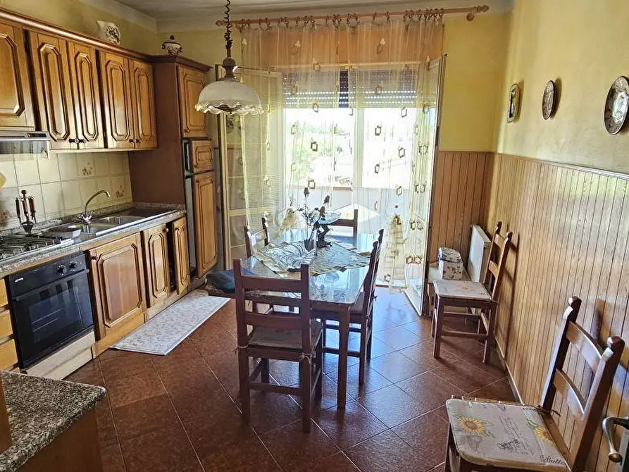 Immagine 37 di Villa in vendita  a Massa