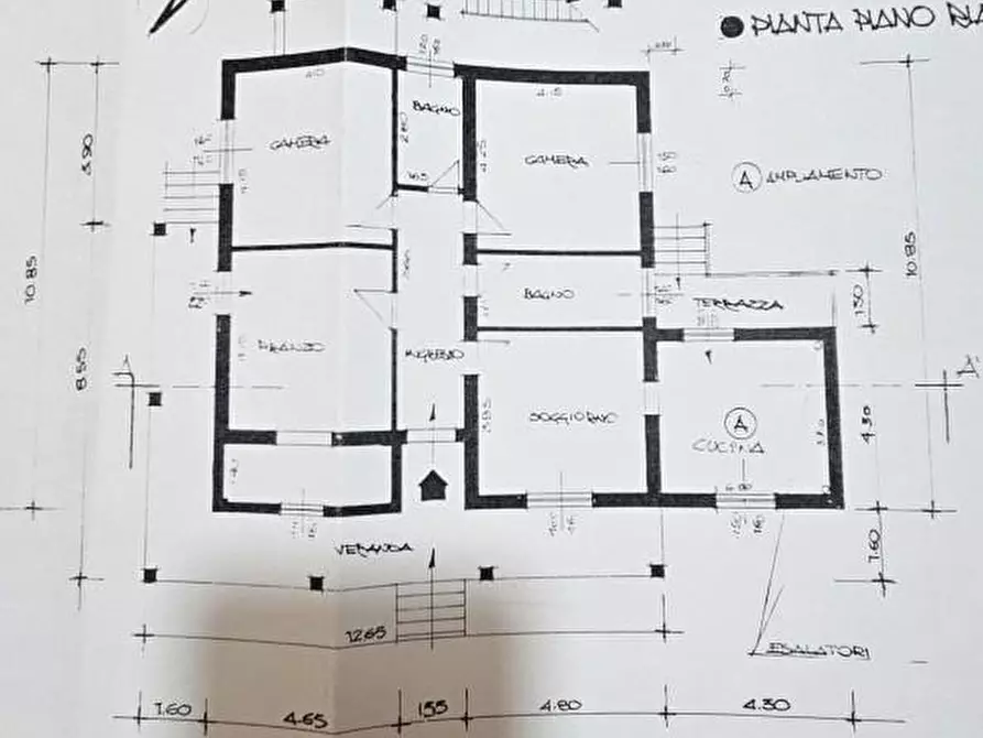 Immagine 52 di Villa in vendita  a Massa