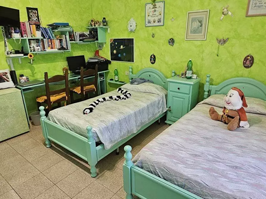 Immagine 19 di Villa in vendita  a Massa