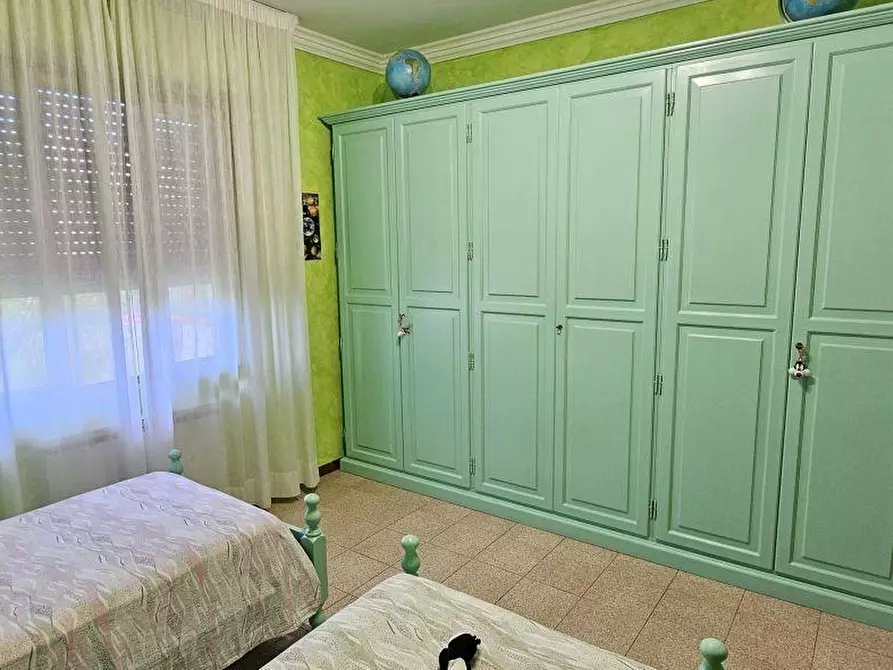 Immagine 20 di Villa in vendita  a Massa