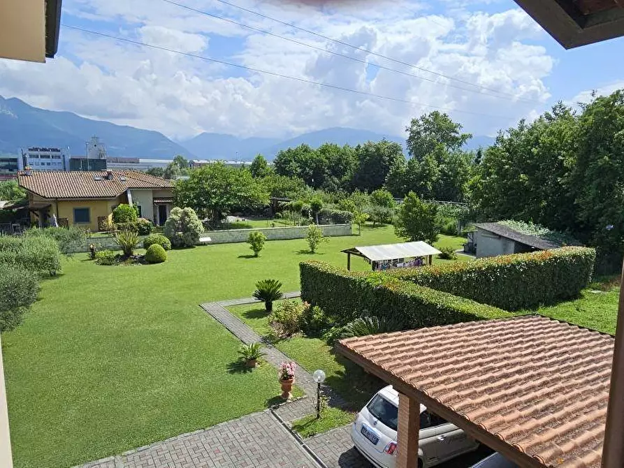 Immagine 48 di Villa in vendita  a Massa