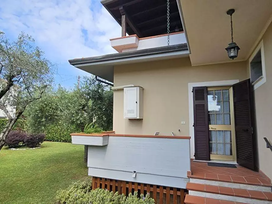 Immagine 23 di Villa in vendita  a Massa