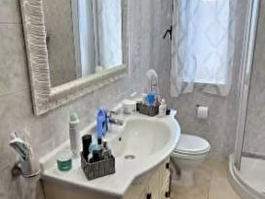 Immagine 22 di Villa in vendita  a Massa