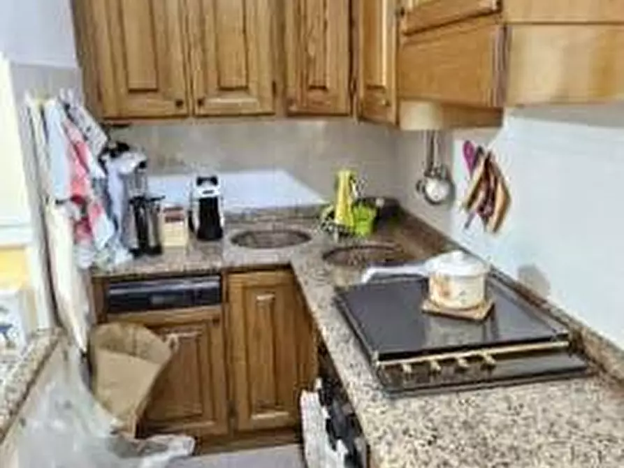 Immagine 14 di Villa in vendita  a Massa