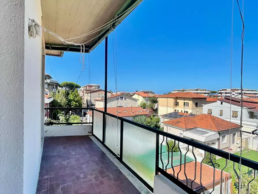 Immagine 3 di Appartamento in vendita  a Massa