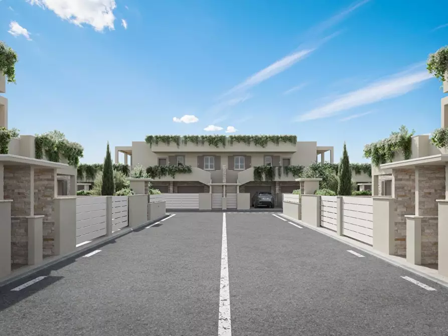 Immagine 2 di Appartamento in vendita  a Cecina