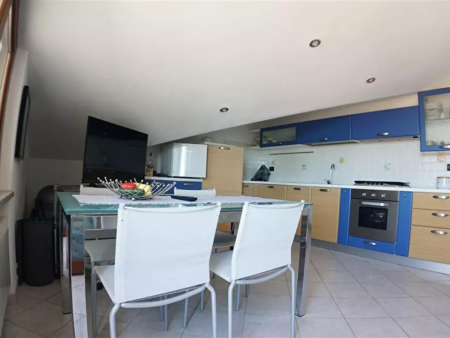 Immagine 4 di Appartamento in vendita  a Massa