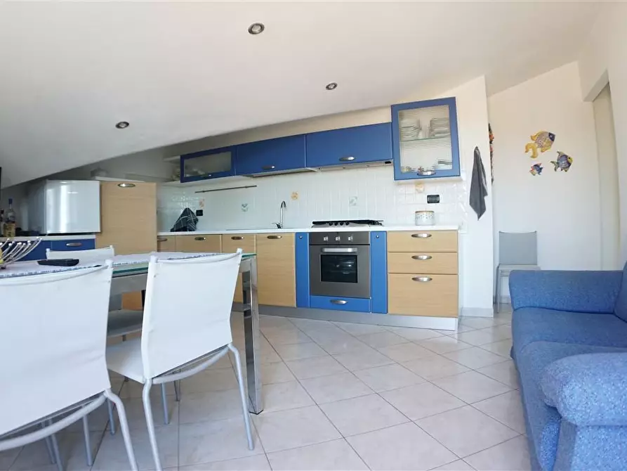 Immagine 5 di Appartamento in vendita  a Massa