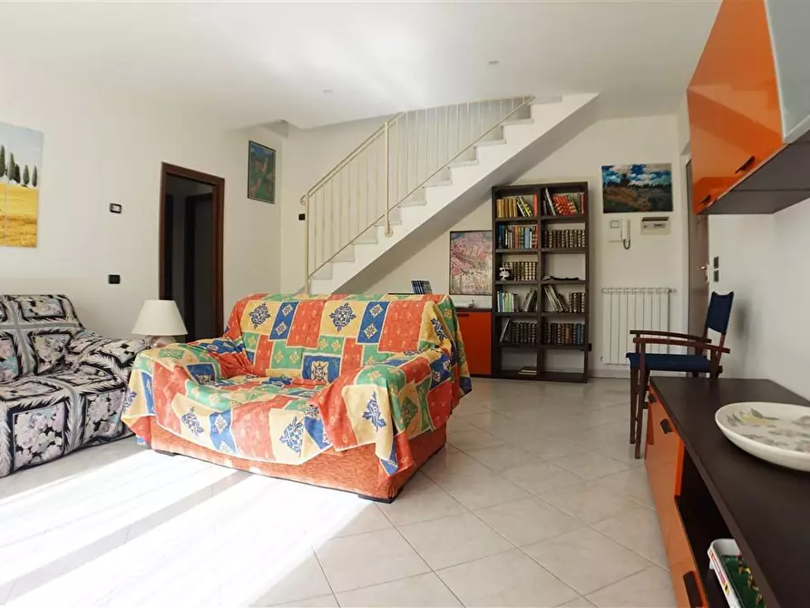 Immagine 8 di Appartamento in vendita  a Massa