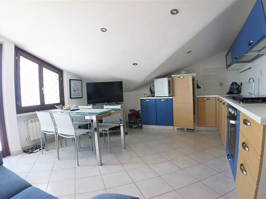 Immagine 2 di Appartamento in vendita  a Massa