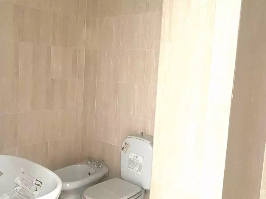 Immagine 6 di Appartamento in affitto  a Carrara