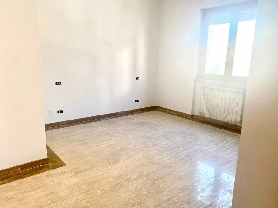 Immagine 7 di Appartamento in affitto  a Carrara