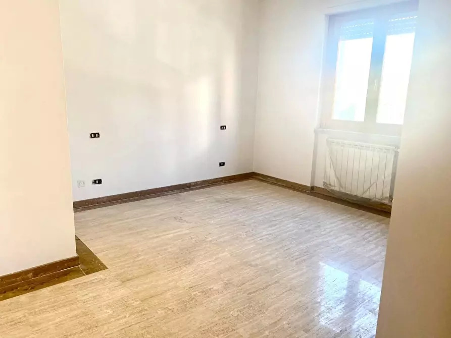 Immagine 16 di Appartamento in affitto  a Carrara