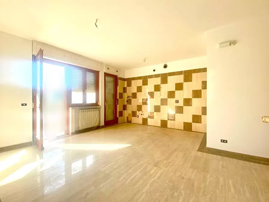 Immagine 2 di Appartamento in affitto  a Carrara