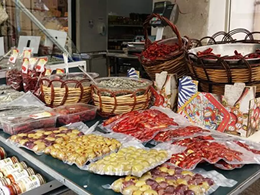 Immagine 4 di Alimentari in vendita  a Empoli