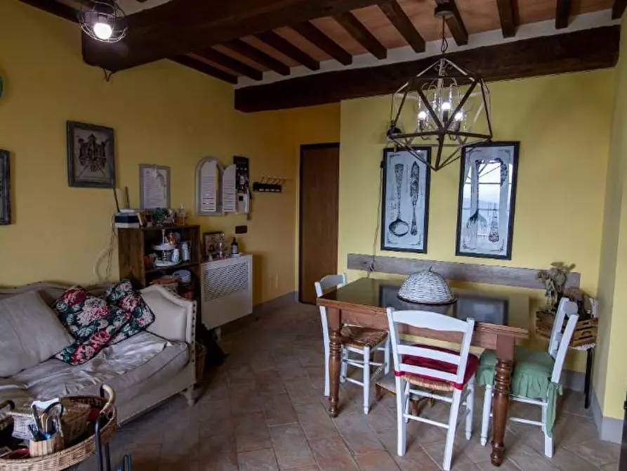 Immagine 9 di Villa in vendita  a Chianni