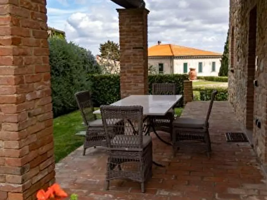 Immagine 8 di Villa in vendita  a Chianni