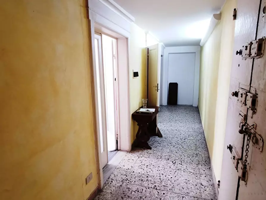 Immagine 20 di Appartamento in vendita  a Livorno