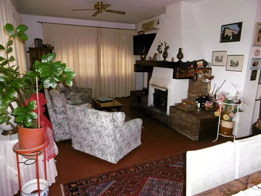 Immagine 9 di Villa in vendita  a Montelupo Fiorentino