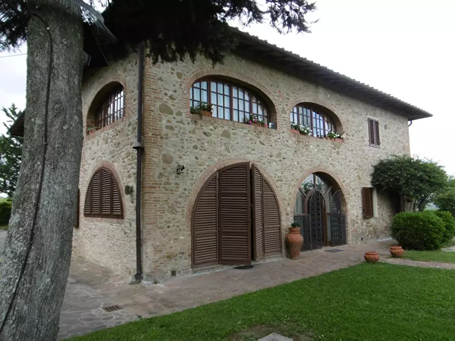 Immagine 2 di Villa in vendita  a Montelupo Fiorentino