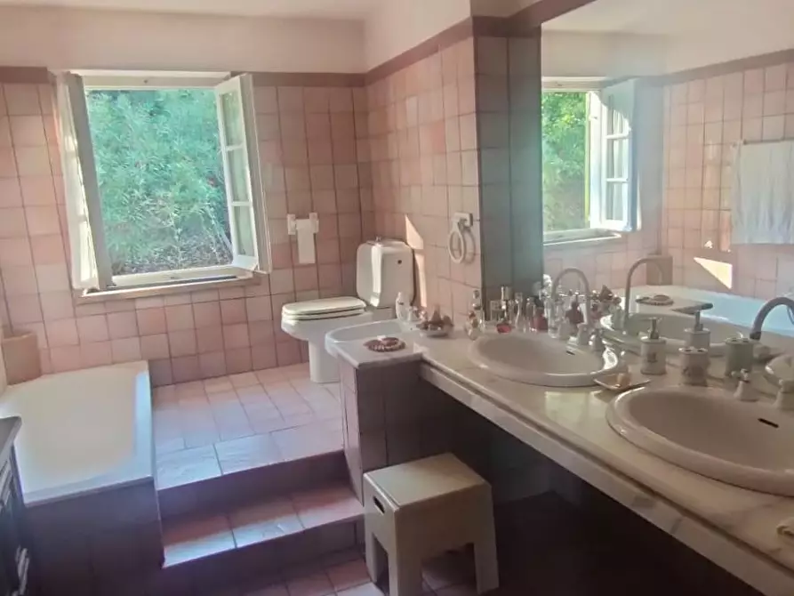 Immagine 14 di Casa indipendente in vendita  a Sarzana