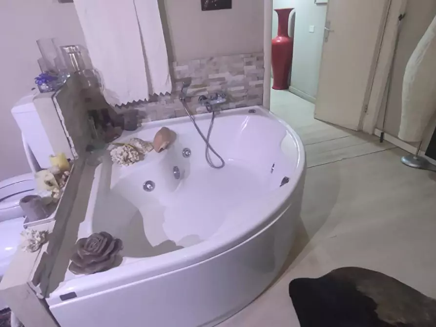 Immagine 46 di Casa indipendente in vendita  a Sarzana