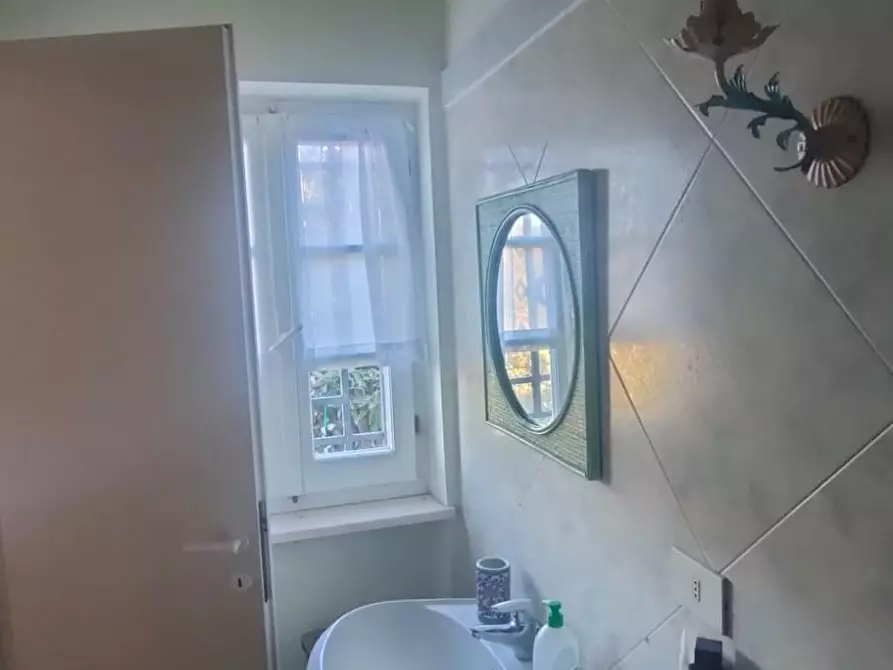 Immagine 38 di Casa indipendente in vendita  a Sarzana