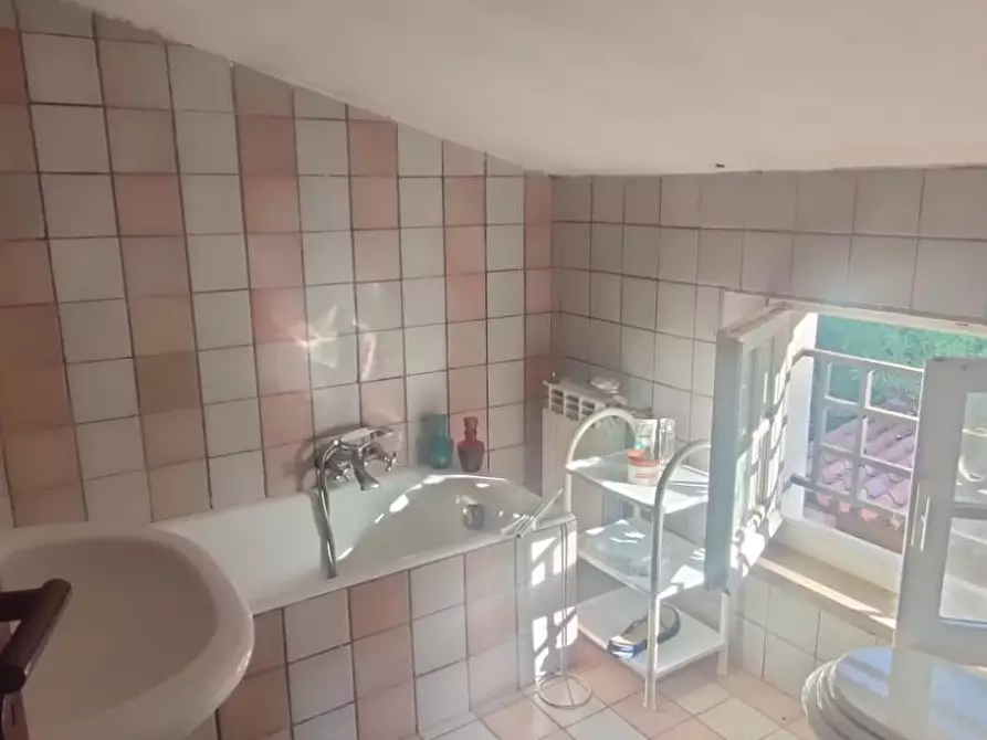 Immagine 31 di Casa indipendente in vendita  a Sarzana