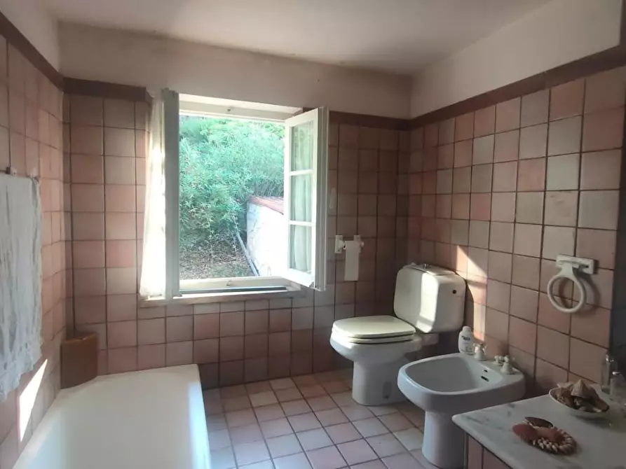 Immagine 36 di Casa indipendente in vendita  a Sarzana