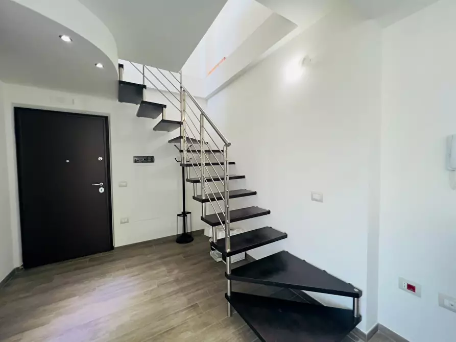 Immagine 14 di Ufficio in vendita  a Massa